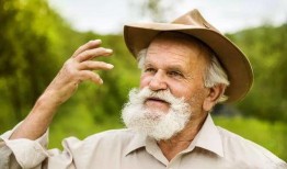 娱乐吃瓜酱老人