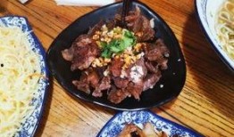 哈尔滨面馆爆料视频播放,揭秘后厨卫生与食材真相