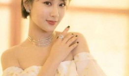 最新爆料四个女明星图片,四大女神同框，神秘事件背后真相揭晓