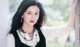 最新爆料四个女明星图片,四大女神同框，神秘事件背后真相揭晓